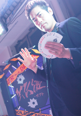 �L���X�g���C��