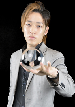 �L���X�g���C��